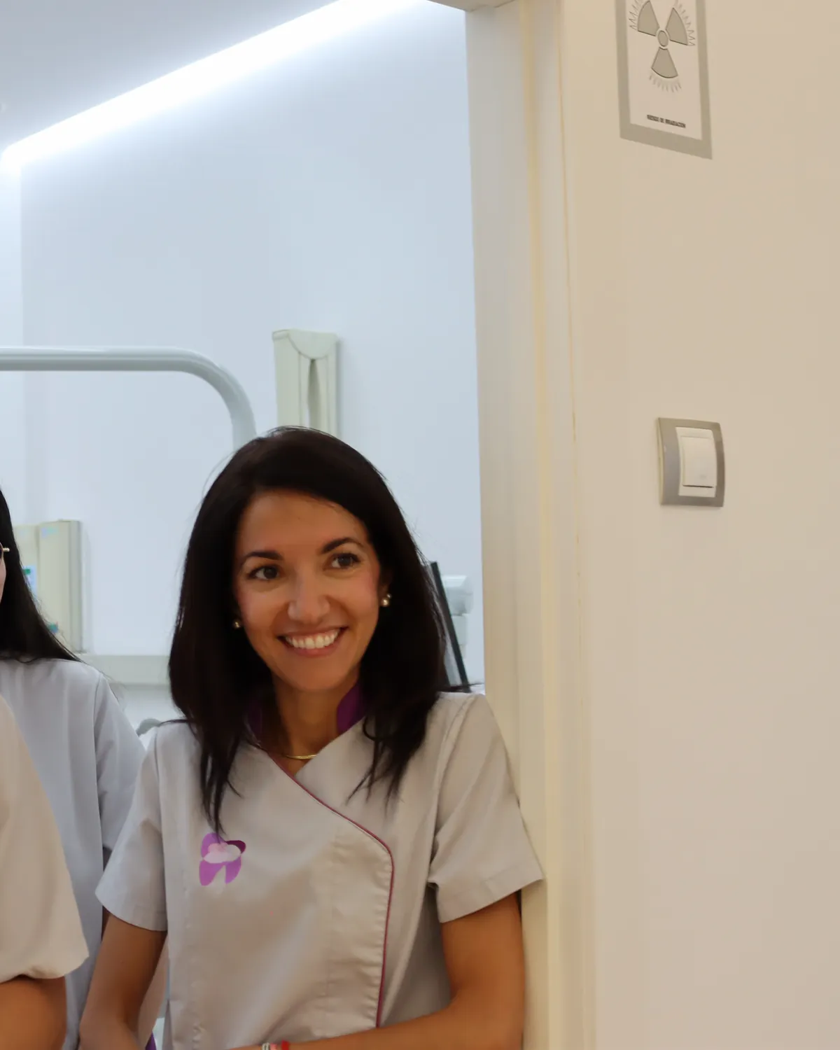 Begonya Climent, periodoncia e implantología, en un gabinete de Valencia Dental