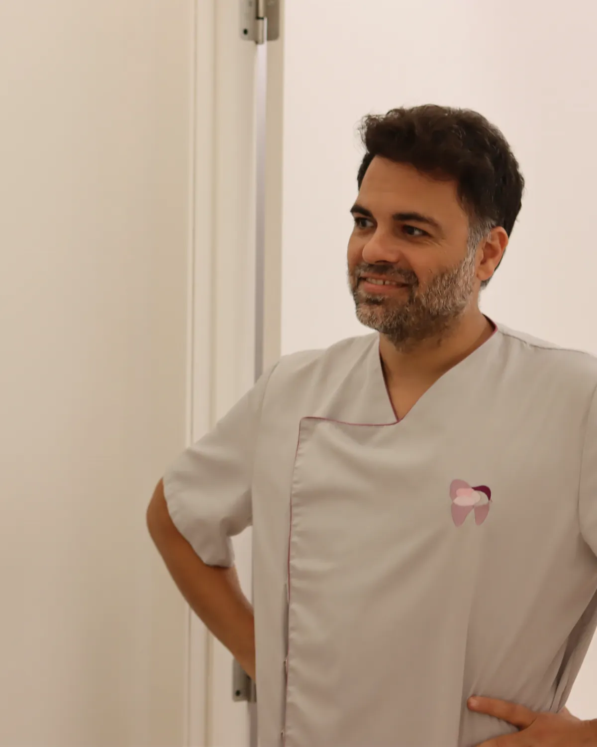 Carlos Vanaclocha, responsable de cirugía e implantología, en Valencia Dental