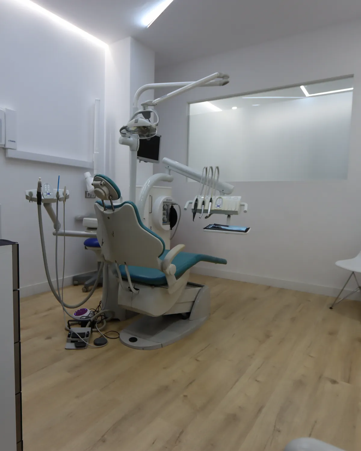 Gabinete dental equipado de Valencia Dental