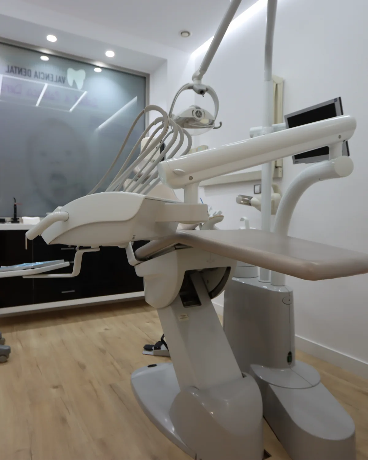 Pantalla de diagnóstico sobre el sillón en Valencia Dental