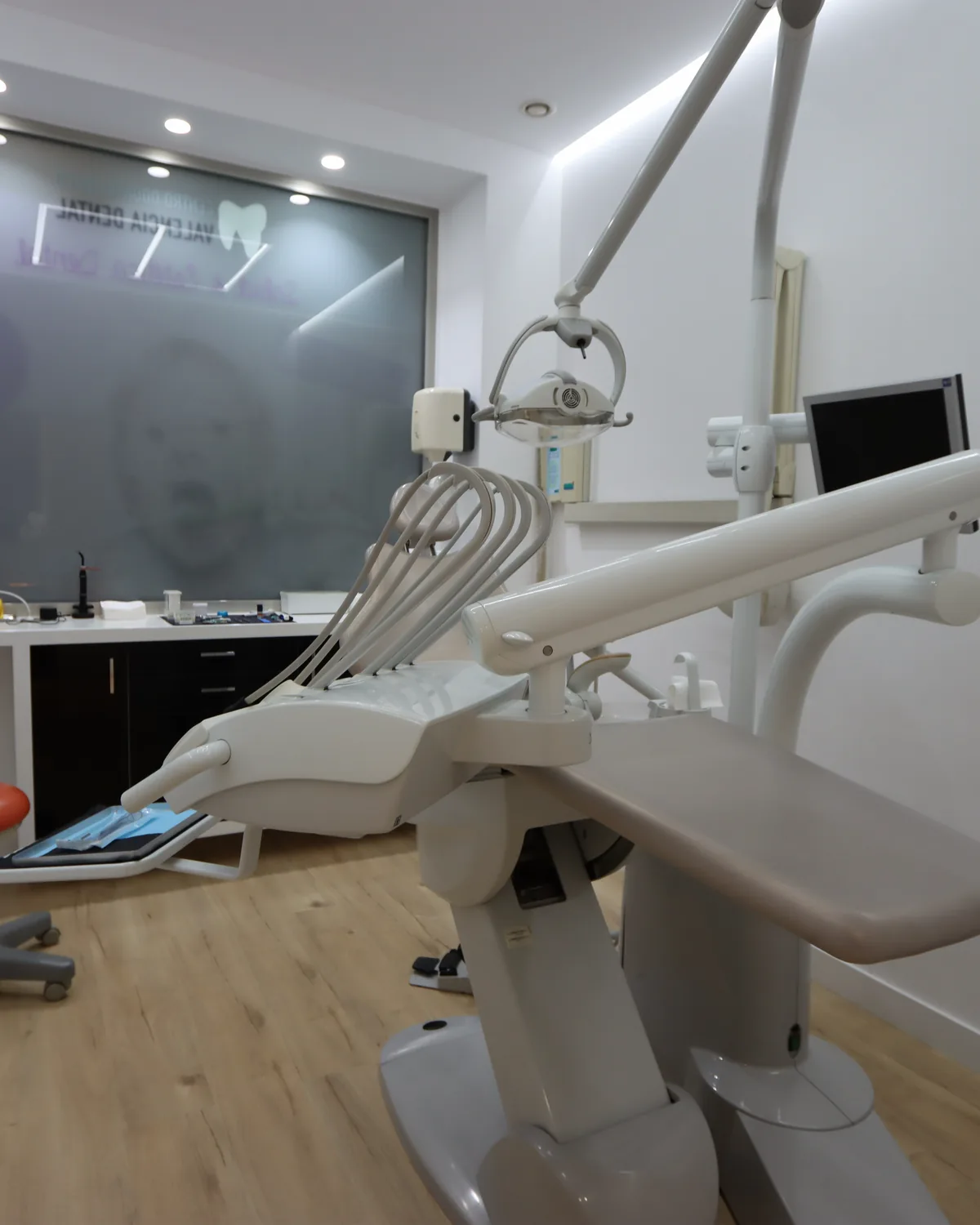 Gabinete de Valencia Dental preparado antes de una consulta